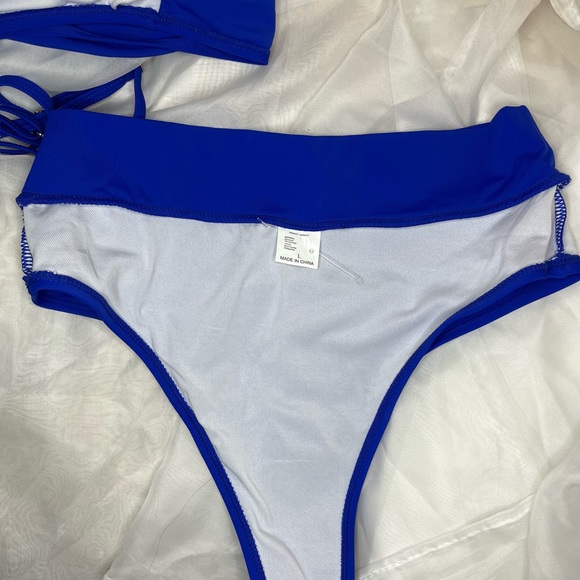 NWT LARGE BLUE Bando and 5 way strap’s BIKINI HIGH RISE REMOVABLE CUPS AMAZON - Picture 5 of 15